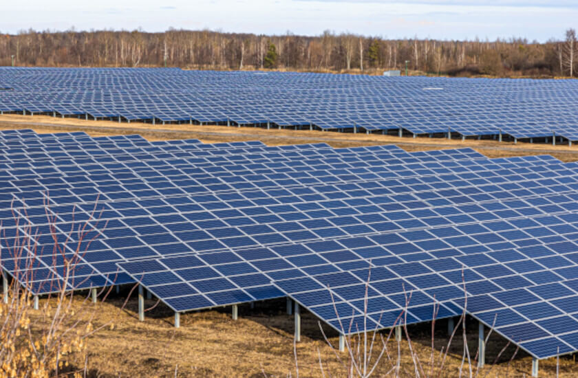 Fotowoltaika na działkę. Ekologiczna fanaberia czy skuteczny sposób na niezależność energetyczną?