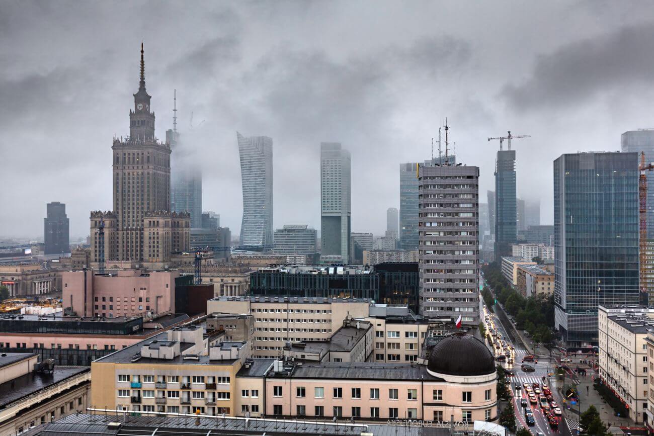 Czy ładowarka w kontakcie pobiera prąd i to dużo? sprawdź, zanim podłączysz